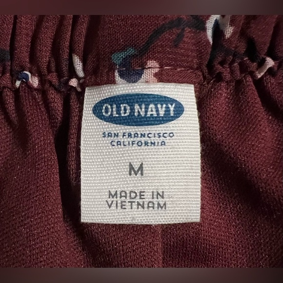 OLD NAVY Pleated Floral Chiffon Skater Mini Skirt in Burgundy Size Medium - Picture 6 of 7